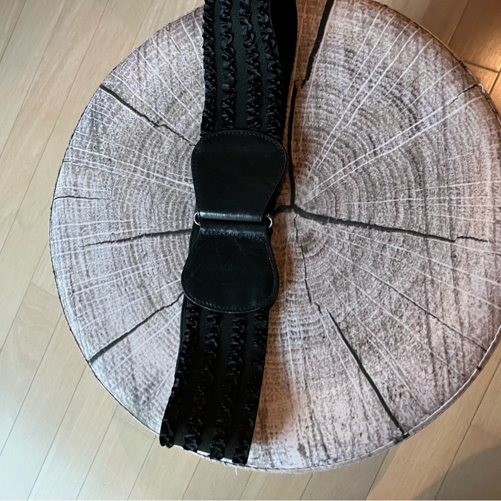 Like new Betsey Johnson clasp stretch belt